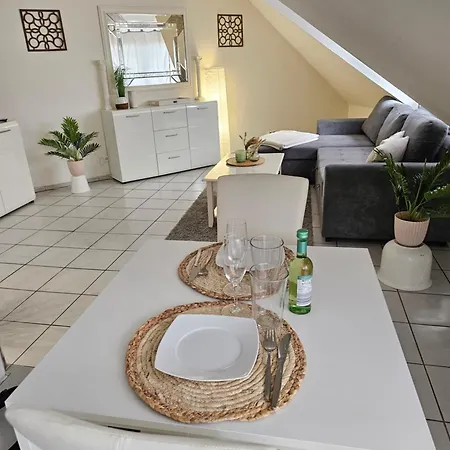 Schoene Dg Im Zentrum 바트크로이즈나흐