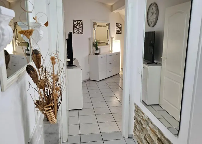 Апартаменты Schoene Dg Im Zentrum *